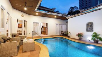 Villa, 4 Schlafzimmer, eigener Pool, Poolblick | Pool | Außenpool
