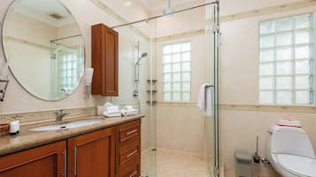 Villa, 4 Bedrooms, Private Pool, Pool View | Bathroom