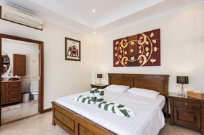 Villa, 4 Bedrooms, Private Pool, Pool View - Luxury 4BR Pool Villa Pratamnak Soi5 - 50m to Beach (Pattaya)