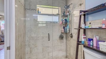 Sabó, xampú i paper higiènic