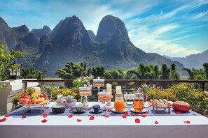 Tempat makan luar