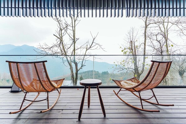 Nhà Duplex Cao cấp, quang cảnh núi | Hiên