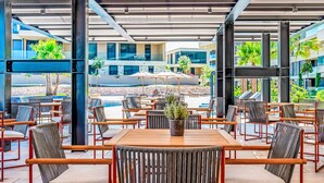 Outdoor dining - Petram Deluxe Villa with rooftop pool by Interhome (Umag/Savudrija)
