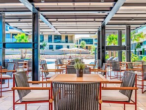 Outdoor dining - Petram Deluxe Villa with rooftop pool by Interhome (Umag/Savudrija)