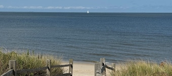 Welcome to Barefoot Bay Retreat — your relaxing slice of Cape May.