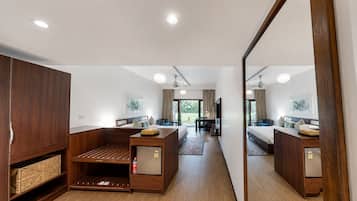 Luxury Studio, Balcony, Garden View | In-room safe, free WiFi