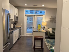 Private kitchen - Cozy 1-bedroom apartment in tranquil Chapel Hill with all amenities! (Chapel Hill)