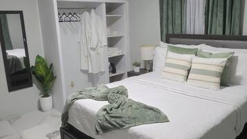2 slaapkamers, een strijkplank/strijkijzer, gratis wifi, beddengoed