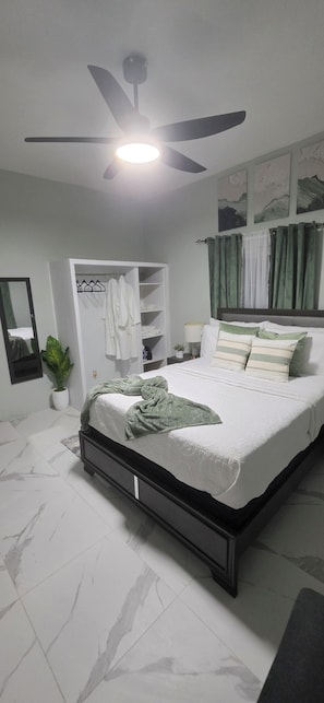 2 bedrooms, iron/ironing board, free WiFi, bed sheets - TRANQUILITY DREAM 2-bedroom house in gorgeous Galina with AC and WI-FI (Galina)