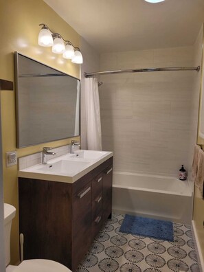 Bathroom - Gorgeous family friendly 4-bedroom house in Carlsbad (Carlsbad)