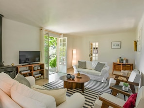 TV - Lovely Provençal holiday home with swimming pool (Lorgues)