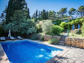 Pool - Lovely Provençal holiday home with swimming pool (Lorgues)