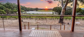  Luxury romantic vineyard escape, open fire, sunset views and outdoor bath