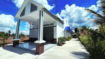 Mặt tiền nơi lưu trú