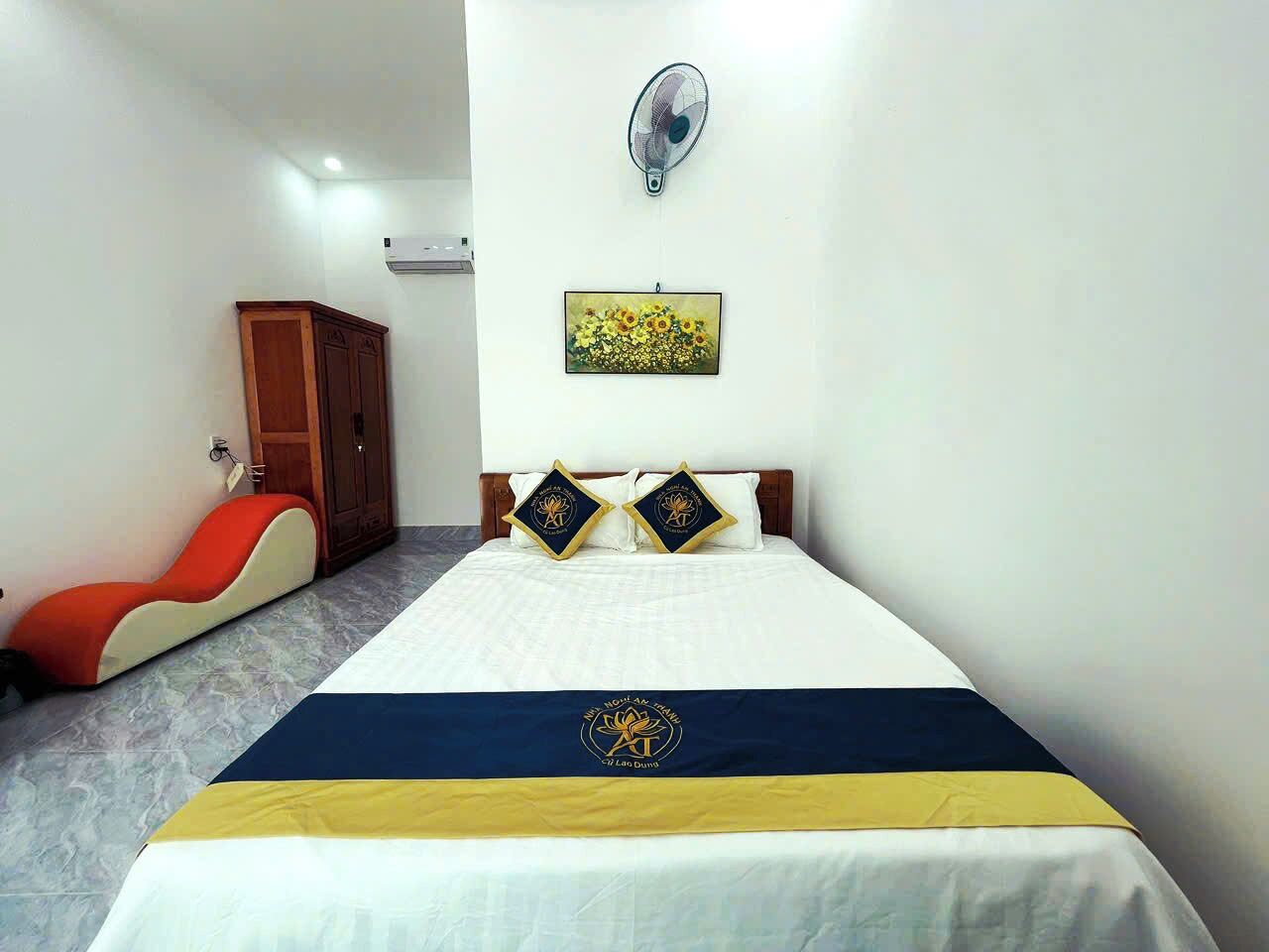 Premium bedding, free minibar items, in-room safe, blackout drapes