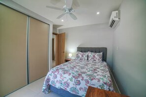 Iron/ironing board, Internet, bed sheets - Apartment in Playa Herradura (Herradura)