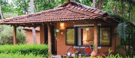 Superior Forest Cottage | Exterior