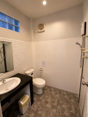 Shower, hair dryer, slippers, towels - Brown Andaman Krabi resort and cafe (Khlongtom District)
