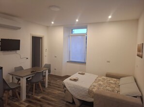 Bed sheets - Vrbo Property (Cuasso al Piano)