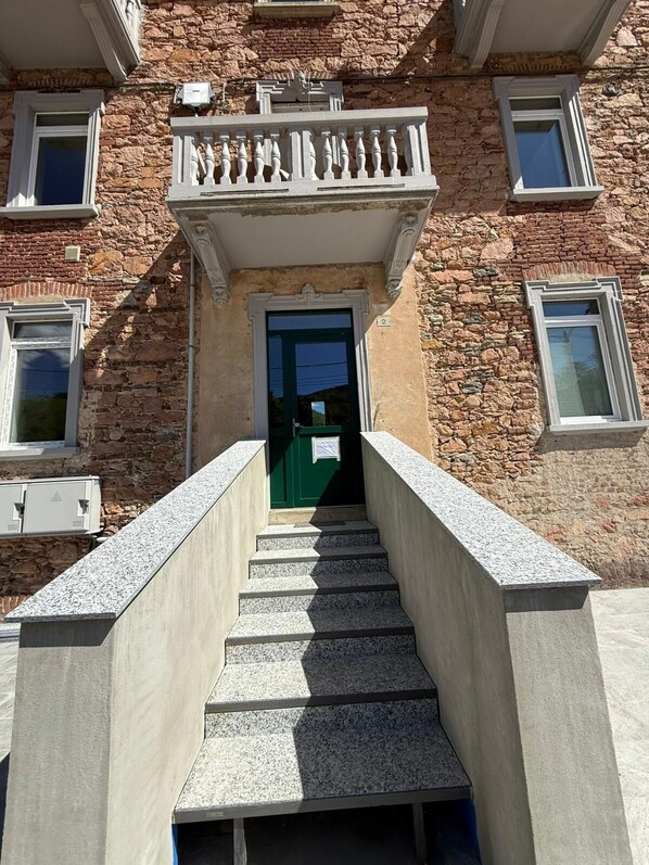Exterior detail - Vrbo Property (Cuasso al Piano)