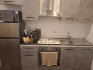 Private kitchen - Vrbo Property (Cuasso al Piano)