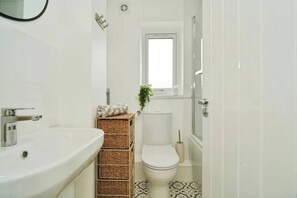 Bathroom - 2-Bed House Near Bury Town Centre (Greater Manchester)