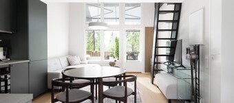 Chalet urbain confortable avec sauna, bain Ă remous et lac Ă seulement 30 minutes d'Helsinki