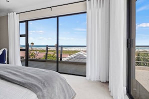 5 bedrooms, iron/ironing board, internet, bed sheets