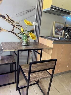 Dining - Studio hotel like condo in Eastwood heart center of Quezon City Entertainment (Quezon City)