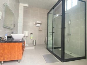 Comfort Double or Twin Room, Hill View | Bathroom - Liu Bai Hot Spring Guesthouse (Eryuan County, Dali City)