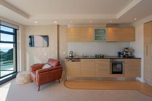 Dishwasher - Moana Sands - Beachside Apartment (Nelson)