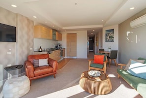 Living area - Moana Sands - Beachside Apartment (Nelson)