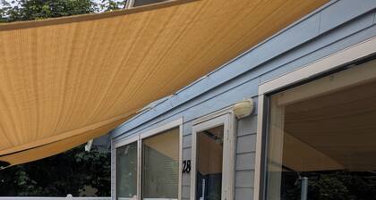 Easy Street Lookout: Upper Unit of Duplex