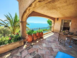 Unclassified image, 2 of 25, button - Villa Sea View by Interhome (Rayol Canadel)