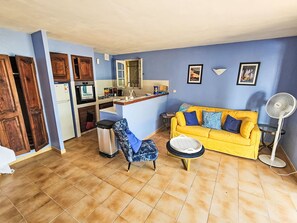 Unclassified image, 5 of 25, button - Villa Sea View by Interhome (Rayol Canadel)