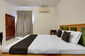 Bureau, Wi-Fi gratuit, draps fournis