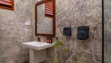 Vila superluxo, 3 quartos, vista para o pátio | Banheiro