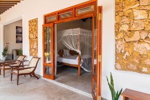 Desk, laptop workspace, free WiFi - Drift House by Unrushed (Ahangama)