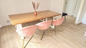 Dining - Family villa - Swimming pool & games - Paris 20 mins (Vernouillet)