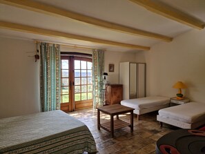 Room - Vrbo Property (Castels et Bézenac)