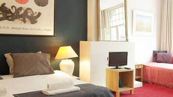 Iron/ironing board, WiFi