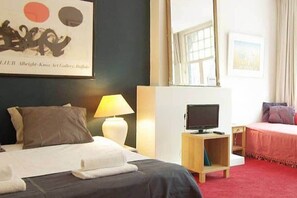 Iron/ironing board, WiFi - Wooden Mill Apartments (Amsterdam)