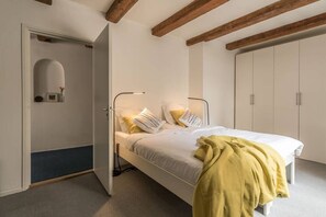 Room - Anny's warehouse city centre! (Amsterdam)