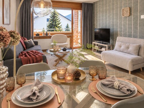 LAAX Central Holiday Apartment with Pool & Sauna