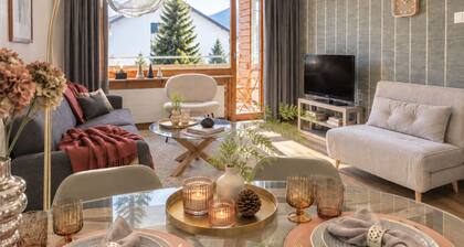 LAAX Central Holiday Apartment with Pool & Sauna