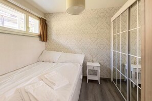 Room - LAAX Central Holiday Apartment with Pool & Sauna (Laax)