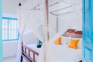 Free WiFi, bed sheets