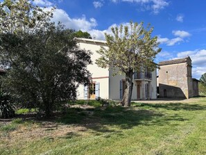 Exterior - Les Blancs - 4* manor house surrounded by vineyards (Lisle-sur-Tarn)