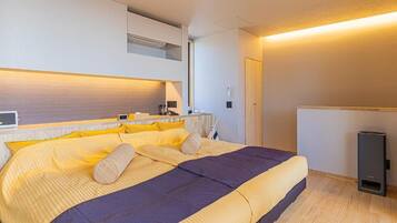 In-room safe, free WiFi, wheelchair access