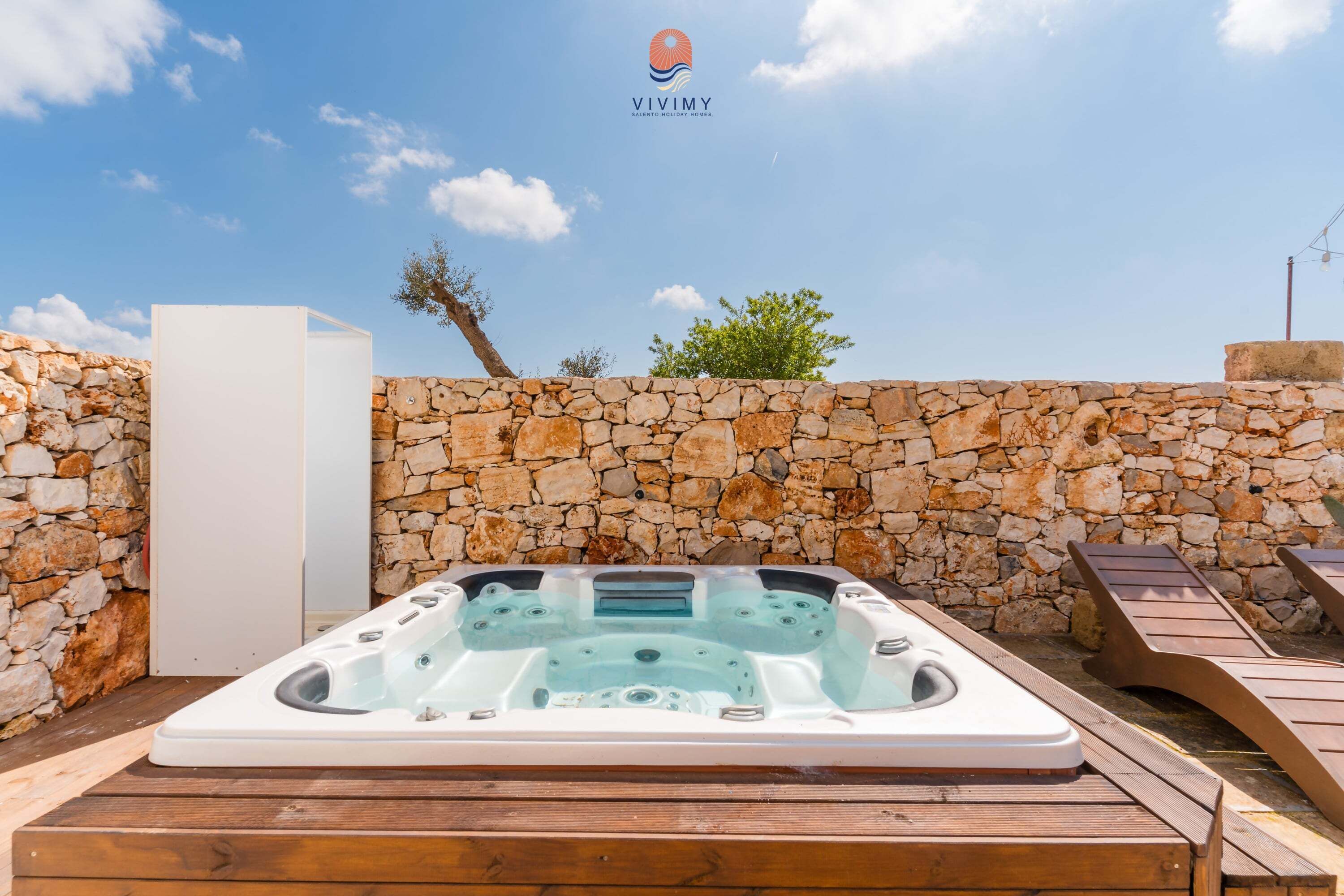 Deluxe Villa, Patio, Garden View | Outdoor spa tub